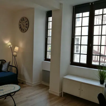 Les Regrattiers Apartment